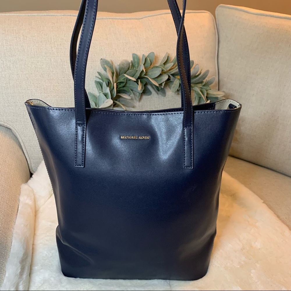 MICHAEL KORS Large Navy Blue Hayley Tote